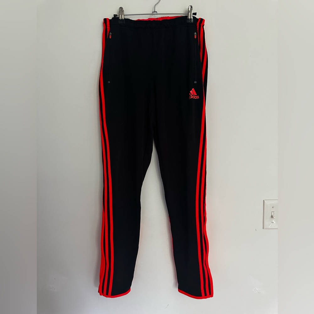 Adidas | Men’s Sz M | Black and Red Sweatpants with Three-Stripe Design 💖